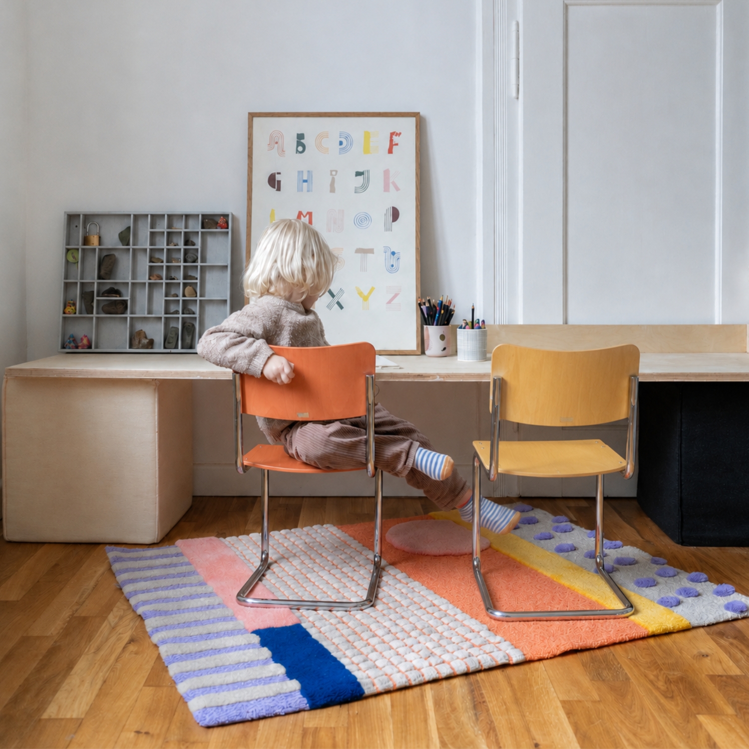 thonet S 43 Kinderstuhl Koralle und Gelb