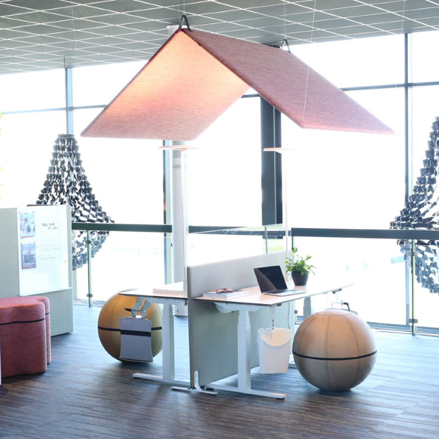 Götessons The Hut Roof - Beispiel mit Schreibtischen