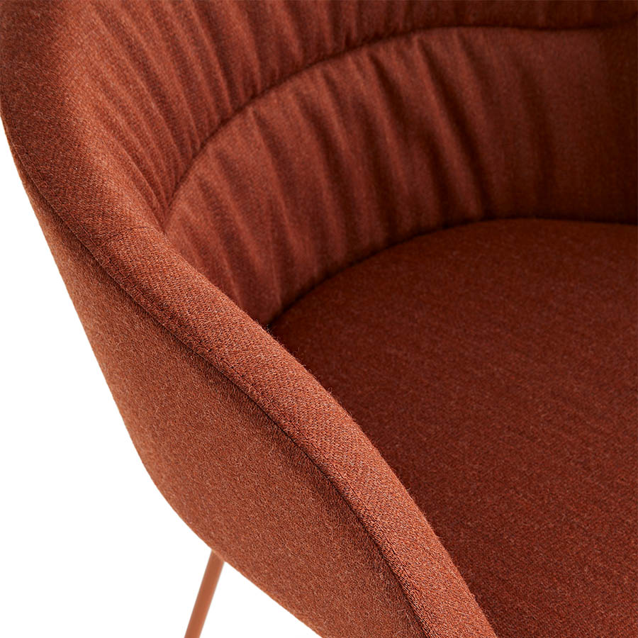 Noti Paxt Soft mit Stoff Mood 5101 Rot und Kufengestell RAL 3013 Coral