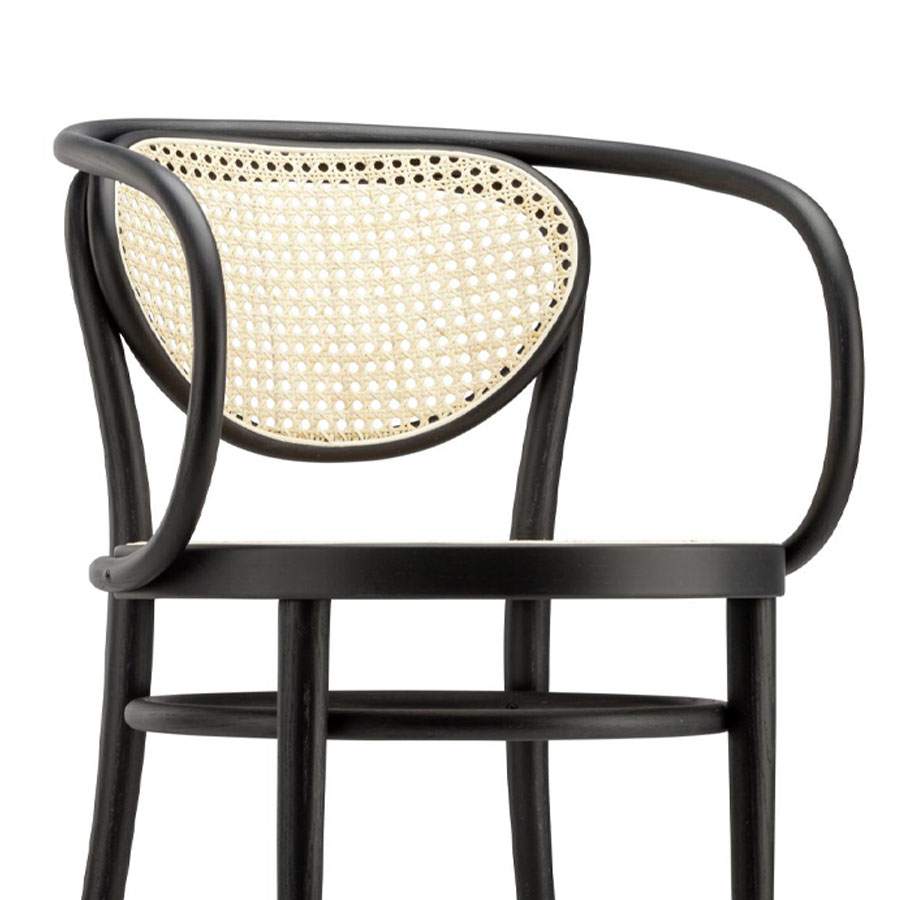 THONET 210 R Bugholzarmlehnenstuhl Buche schwarz gebeizt mit Rohrgeflecht - Detailansicht