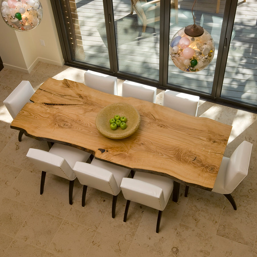 Trebord Tisch Avangard, Standard U Gestell in RAL 9005 schwarz, Tischplatte Eiche