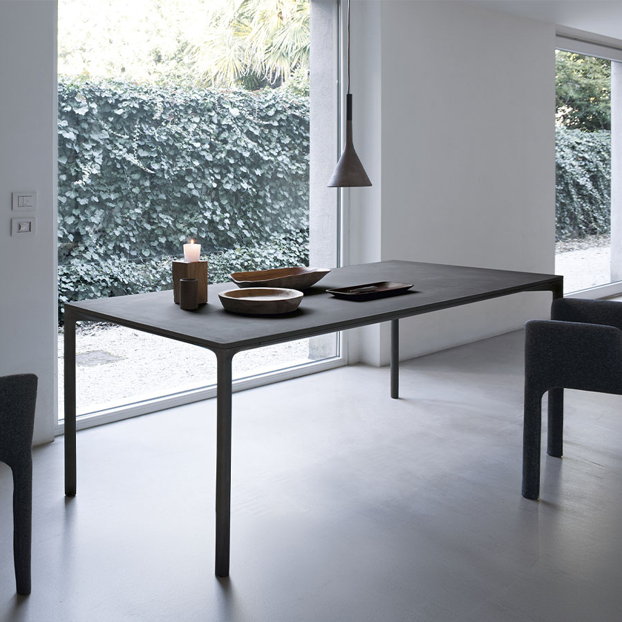 Kristalia Boiacca Tisch dunkelgrauzement