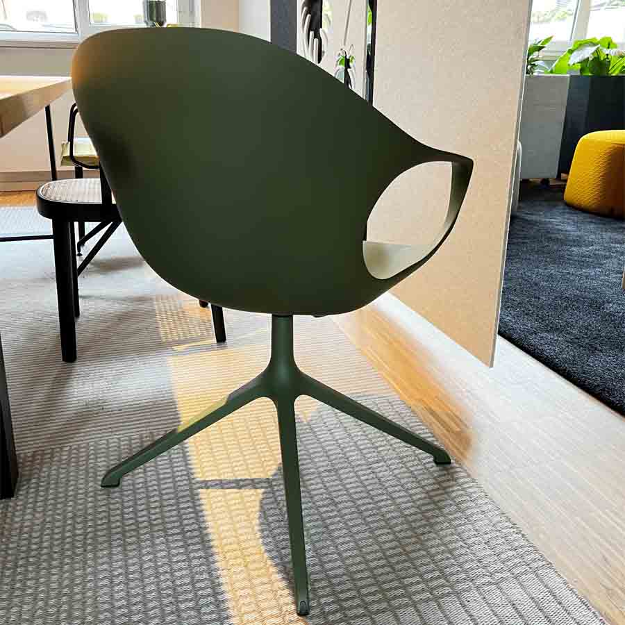 Kristalia ELEPHANT Drehstuhl Sitzschale olivgrün Gestell olivgrün