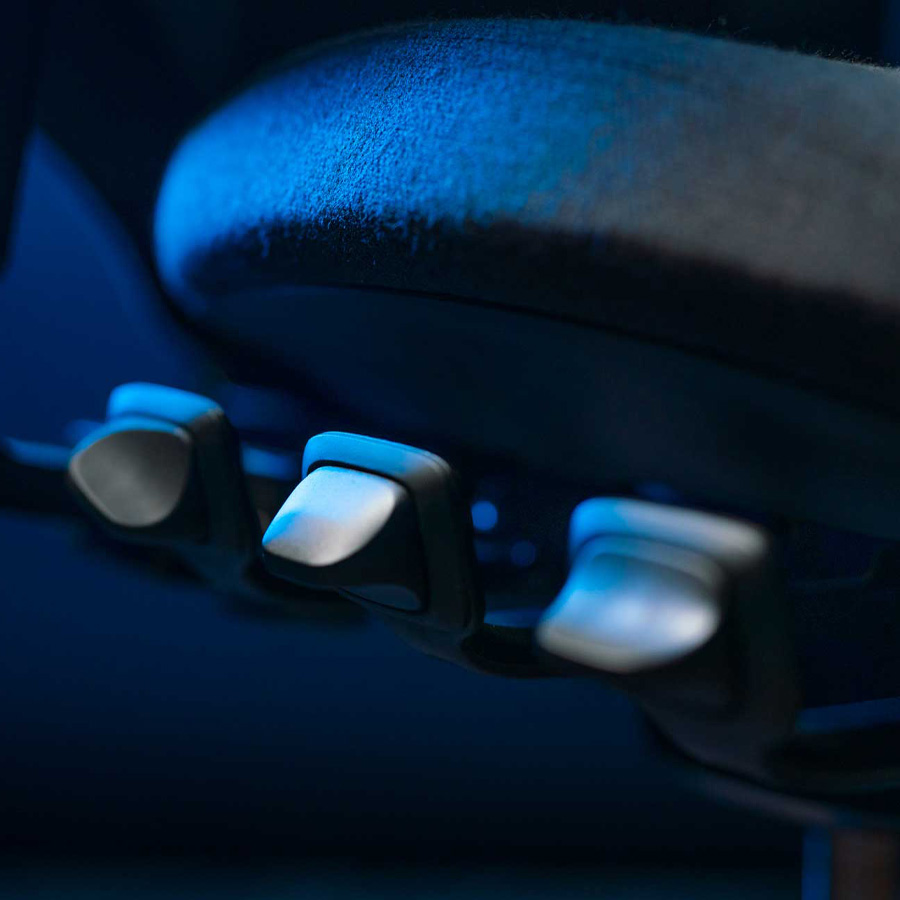 RH Mereo 220 black mit hoher Rückenlehne | Gamingstuhl | Bedienelemente