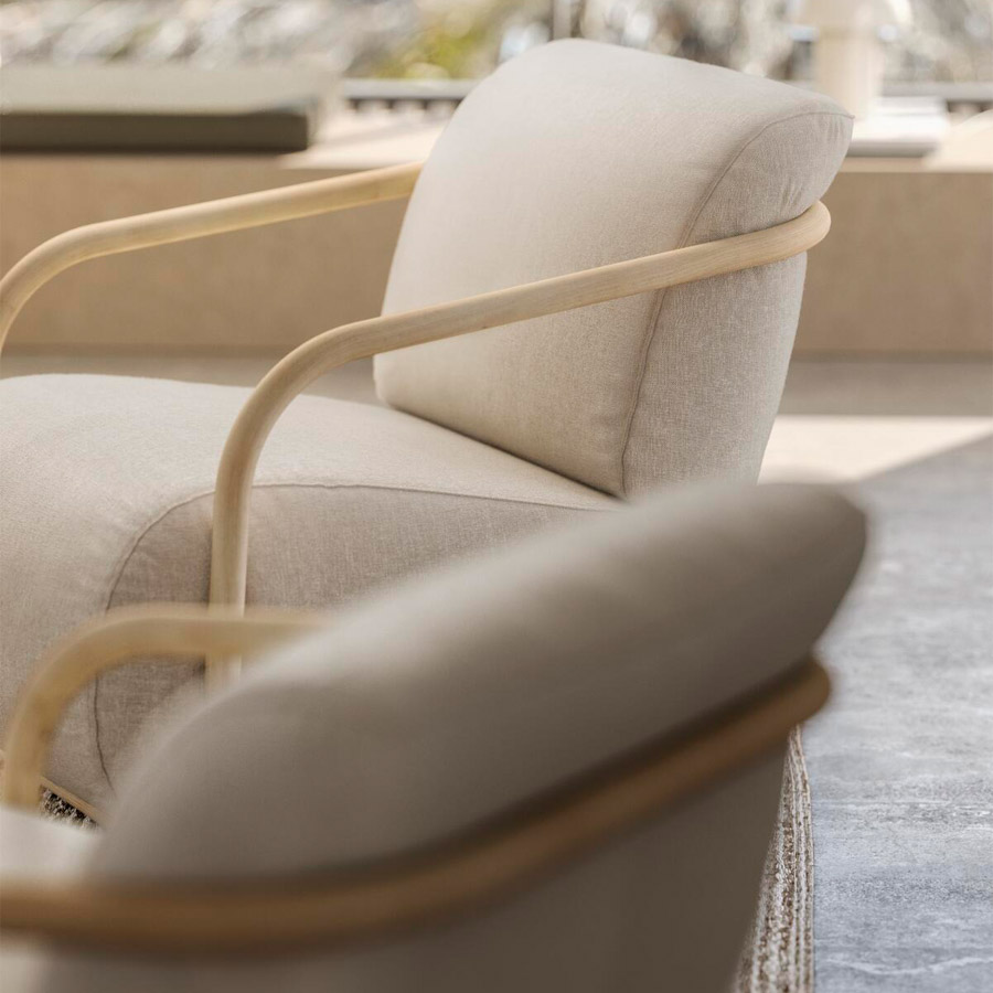 THONET 2001 Bugholzsessel Esche mit Armlehnen - Beispielbild