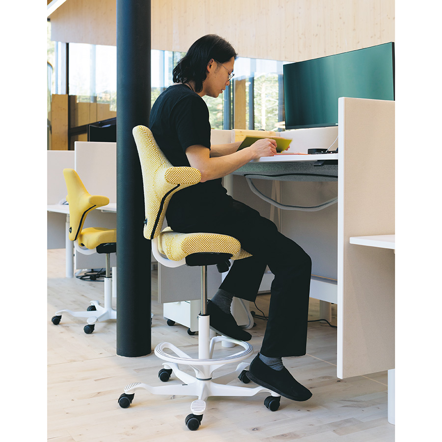 HAG Capisco 8106 mit Designstoff Sisu yellow