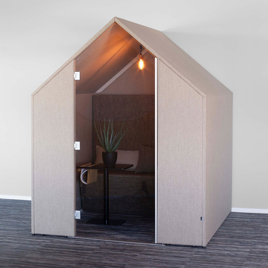 Götessons The Hut - Frontseite mit Frontblenden & Plexiglastür