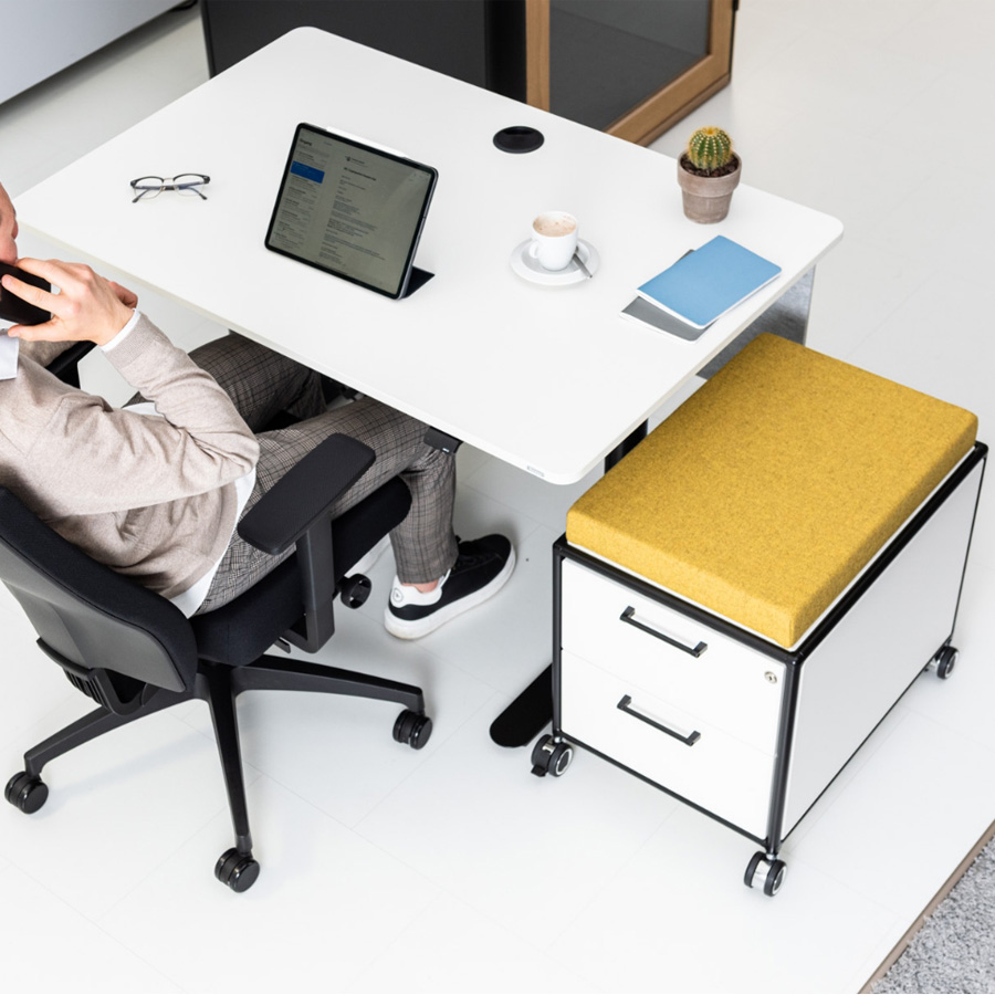 Bosse Modul Space Rollcontainer mit Sitzkissen und M3-Desk Beispielbild