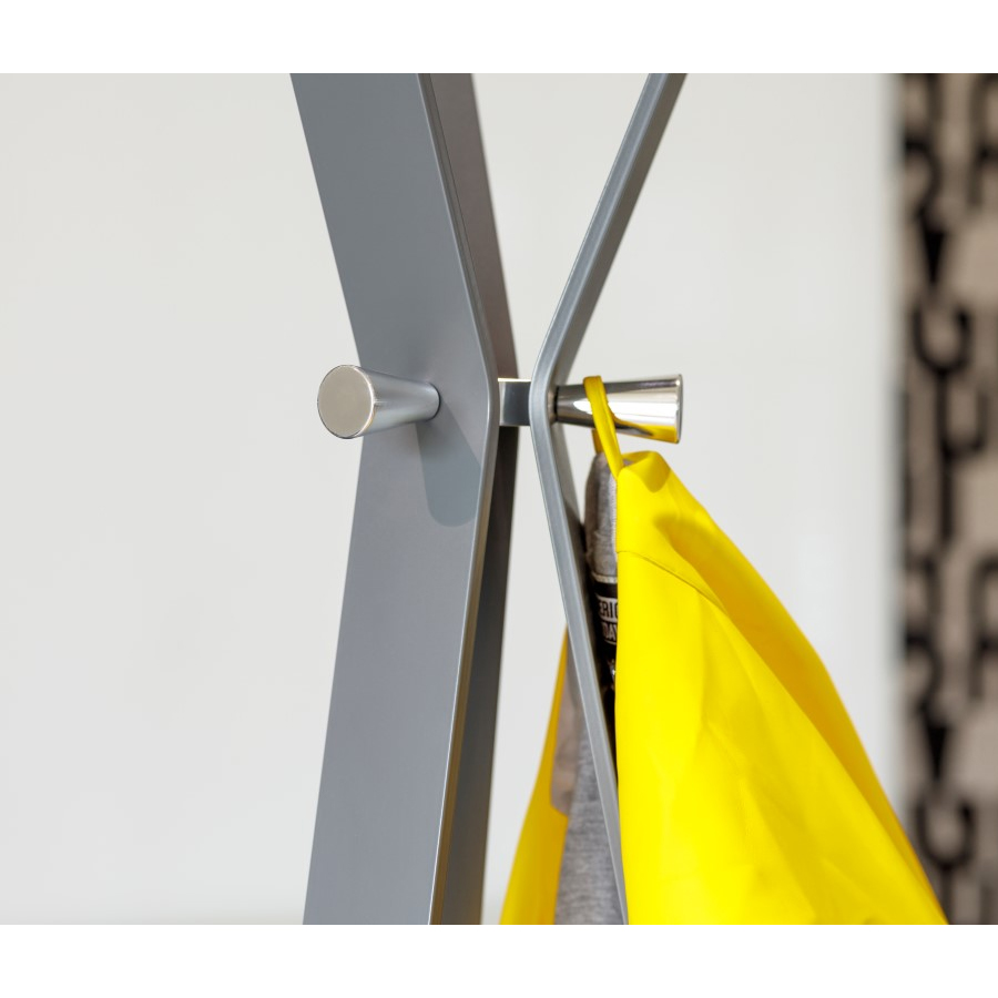 Cascando Bend Garderobe anthrazit Nahaufnahme