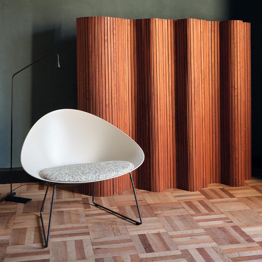 Arper Adell Lounge Sessel Kufengestell Sitzschale Elfenbein