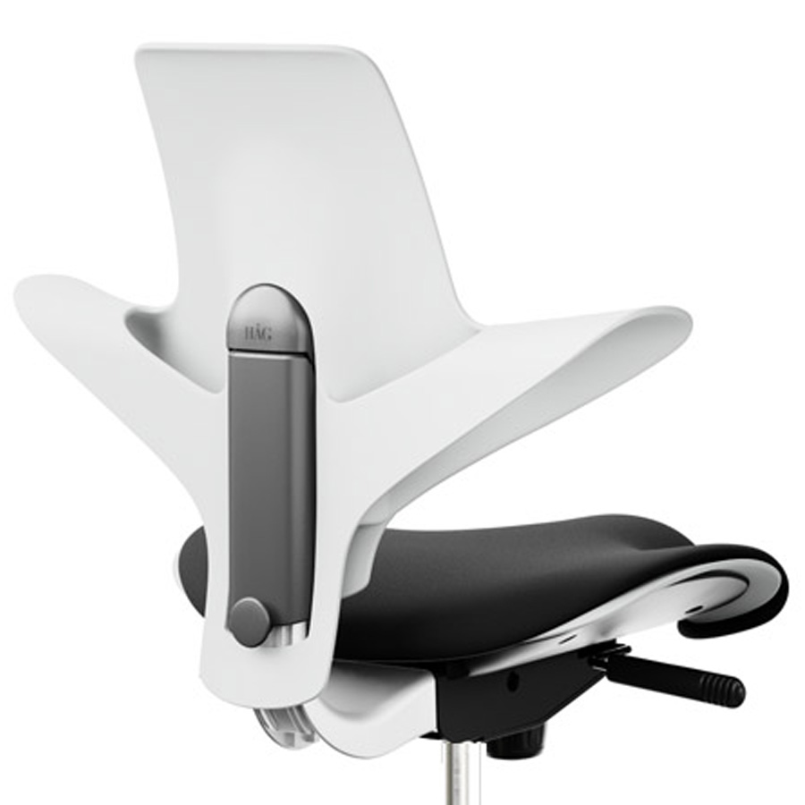 HAG Capisco Puls Stehhilfe 8020 mit Fußring weiß Stoff Xtreme schwarz Nahaufnahme