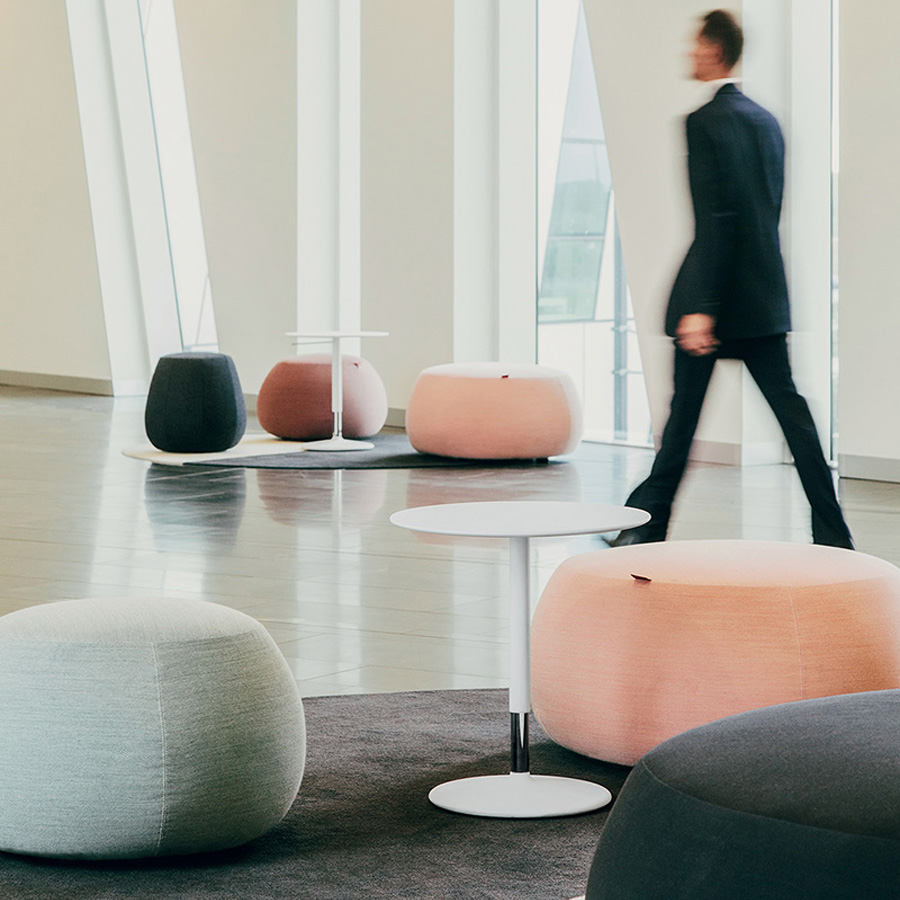 Arper Pix Table weiß und Sitzhocker