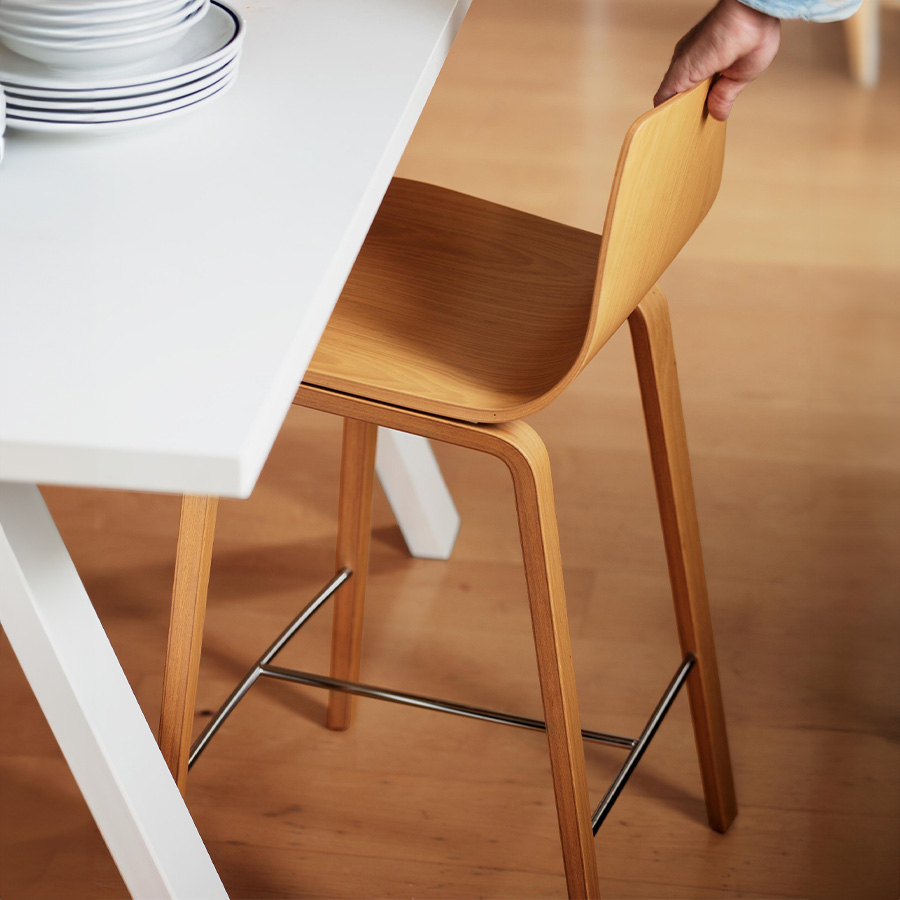 Arper Aava 02 Barhocker aus Holz Sitzschale und Gestell Eiche natur