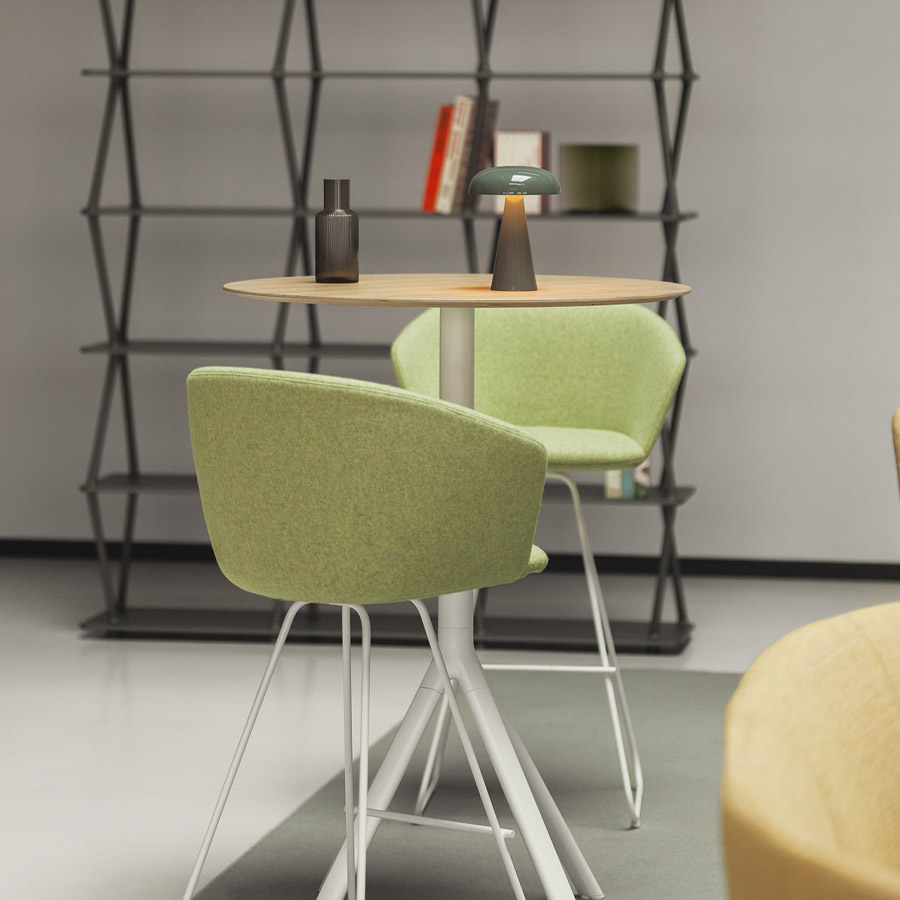 lapalma GLOVE Barhocker gepolstert mit Kufengestell