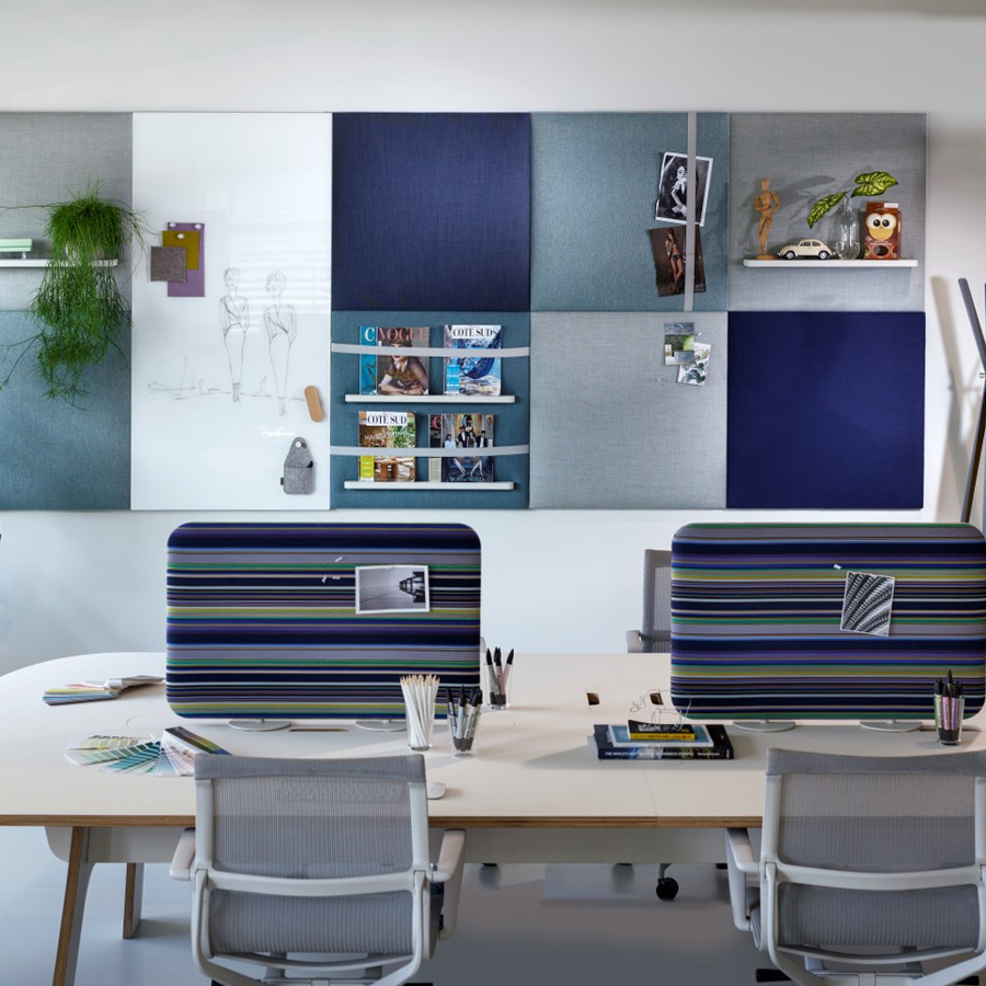 Cascando Pillow Grid Whiteboard 160x80 cm | Zubehör: Tafelwischer und magn. Stiftehalter | Beispielbild