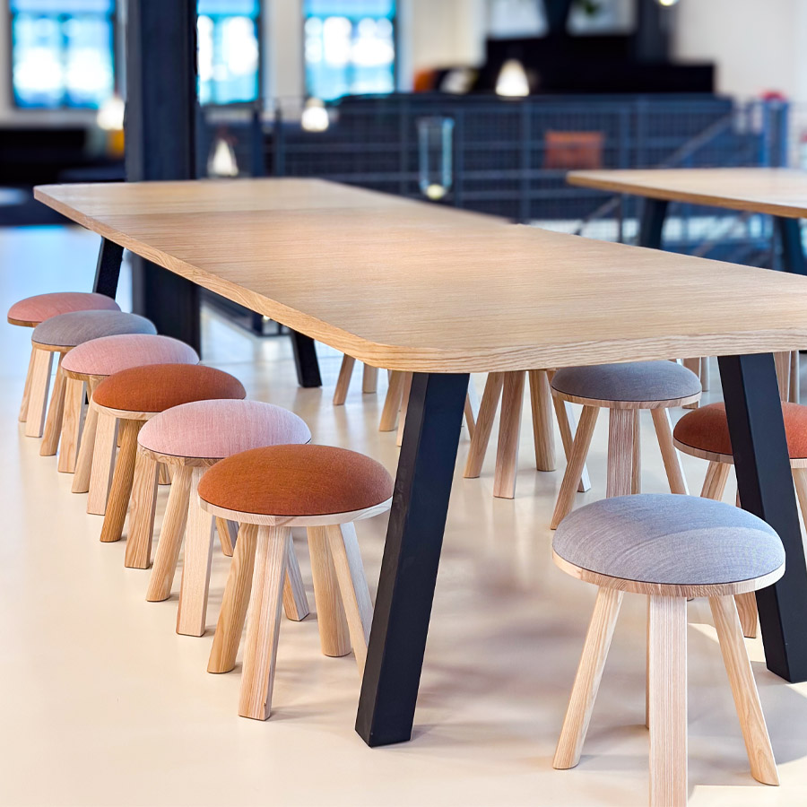 BuzziSpace BuzziMilk Sitzhocker | Beispielbild