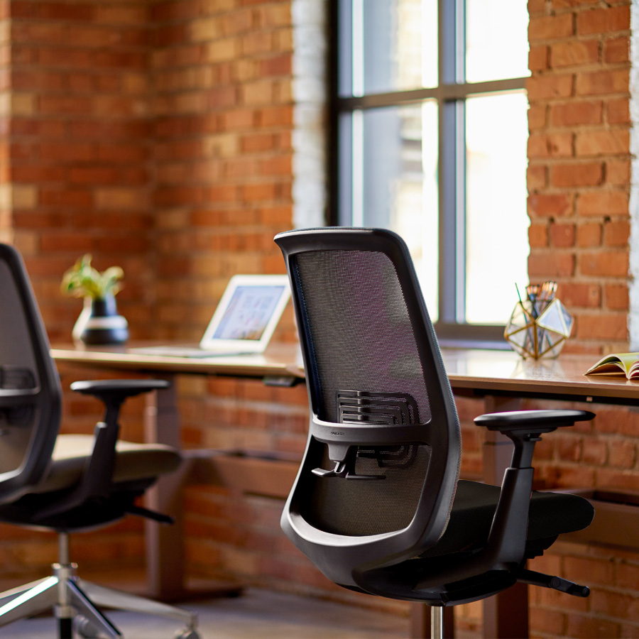 HAWORTH Soji Bürodrehstuhl schwarz mit Netzrücken