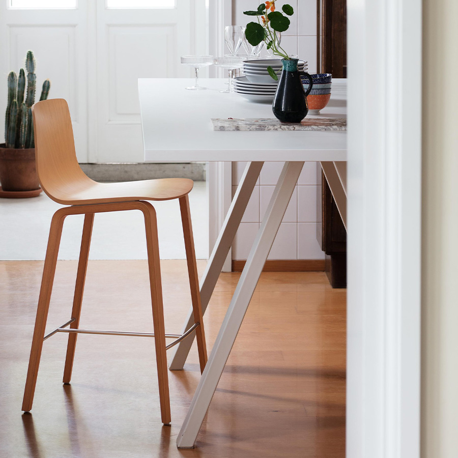 Arper Cross Stehtisch Höhe 105 cm weiß