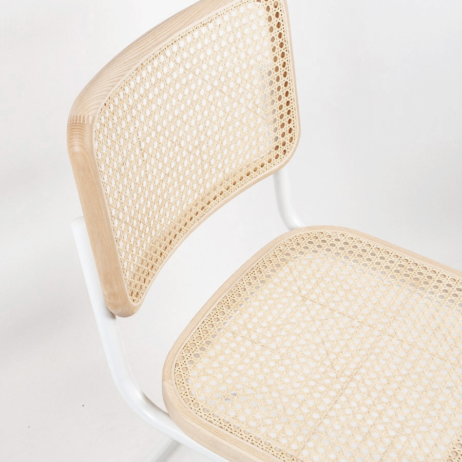THONET S 32 V | Esche Pure Materials | Stahlrohr-Freischwinger | Gestell weiß