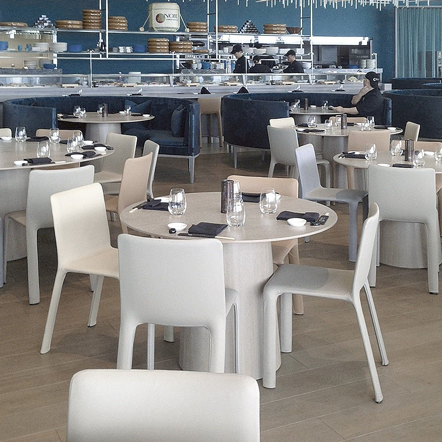 Kristalia Joko Stuhl gepolstert mit Stoff Valencia Pure white 107-1048