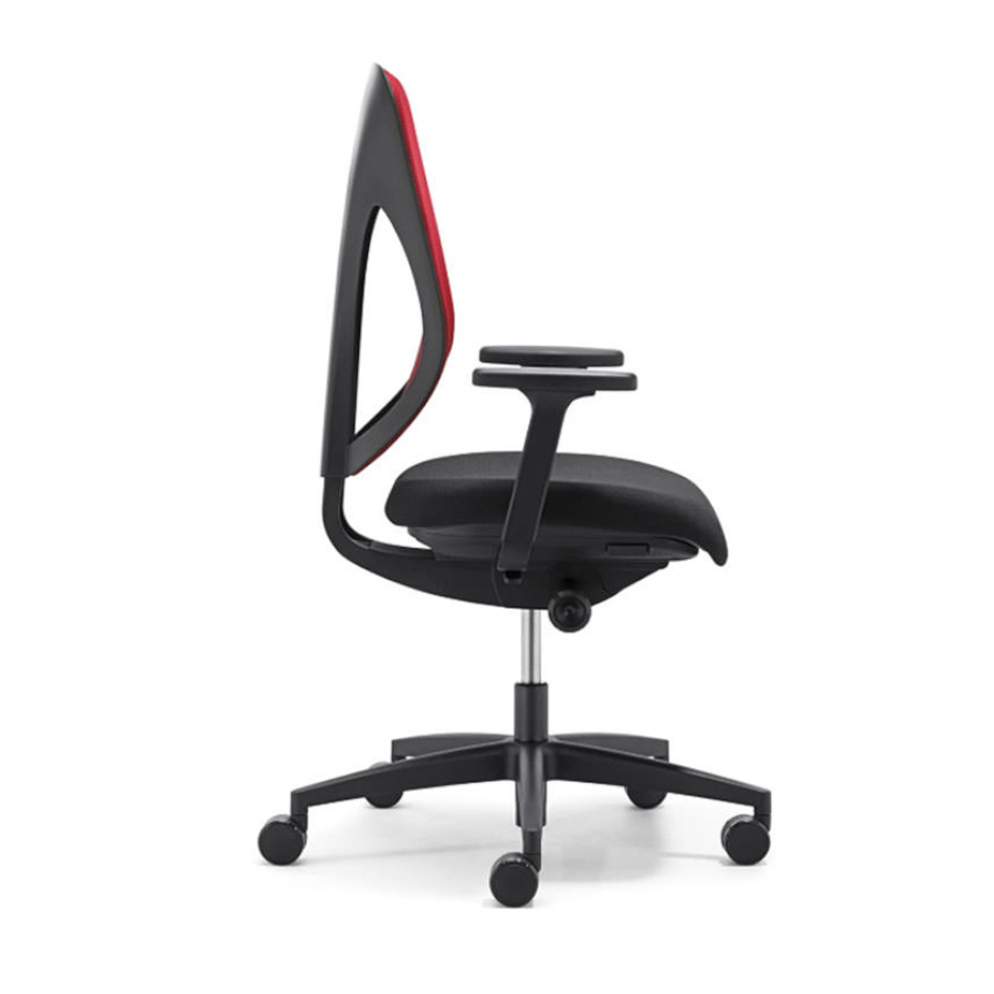 353 Drehstuhl Netzrücken rot mit Armlehnen seitl. Ansicht