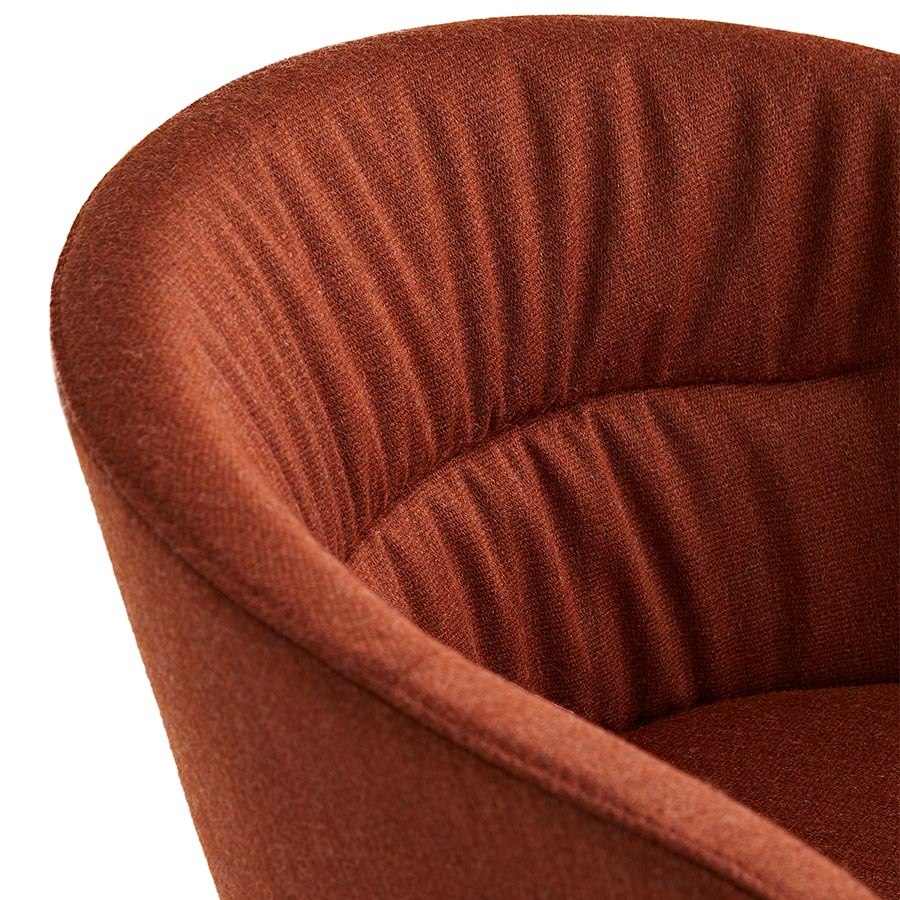 Noti Paxt Soft mit Stoff Mood 5101 Rot und Kufengestell RAL 3013 Coral