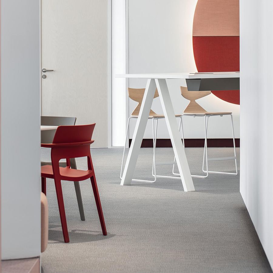 Arper Cross Stehtisch Höhe 105 cm weiß