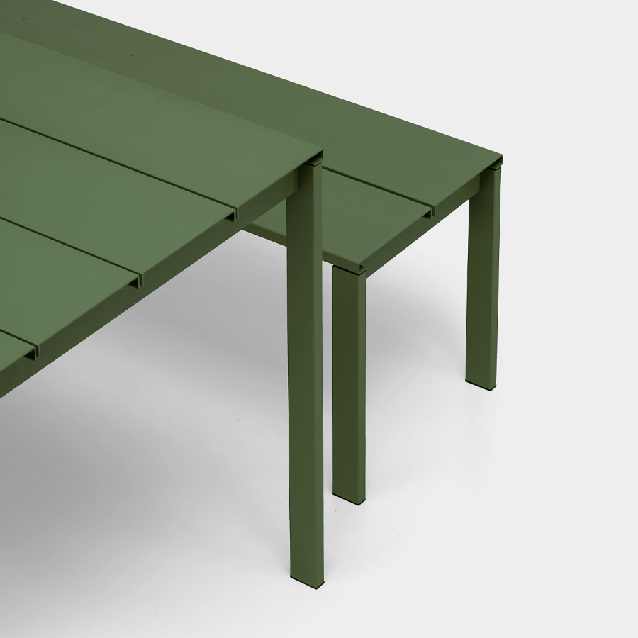 Kristalia be-Easy | Outdoor Tisch | Slatted Ausführung | Olive green Metal