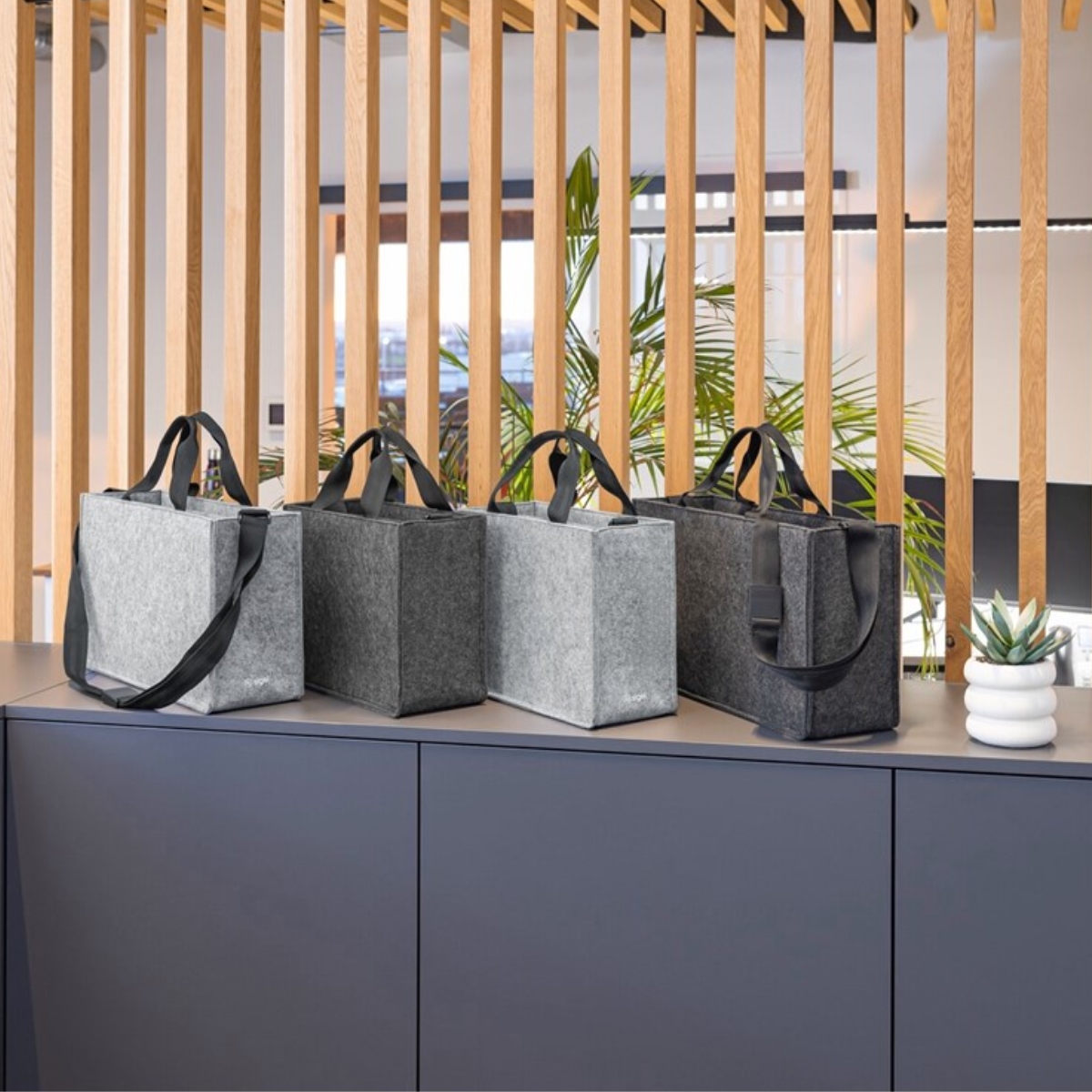 SIGEL Desk Sharing Bag Classic L | Büro Tasche für mobiles Arbeiten | hellgrau