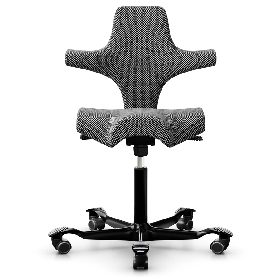 HAG Capisco 8106 mit Designstoff Sisu black and white Frontansicht
