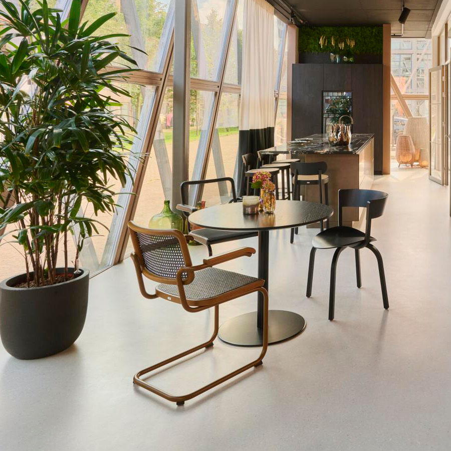 Thonet S 1123 Tischplatte Buche schwarz lackiert, gerade Kante, Gestell schwarz