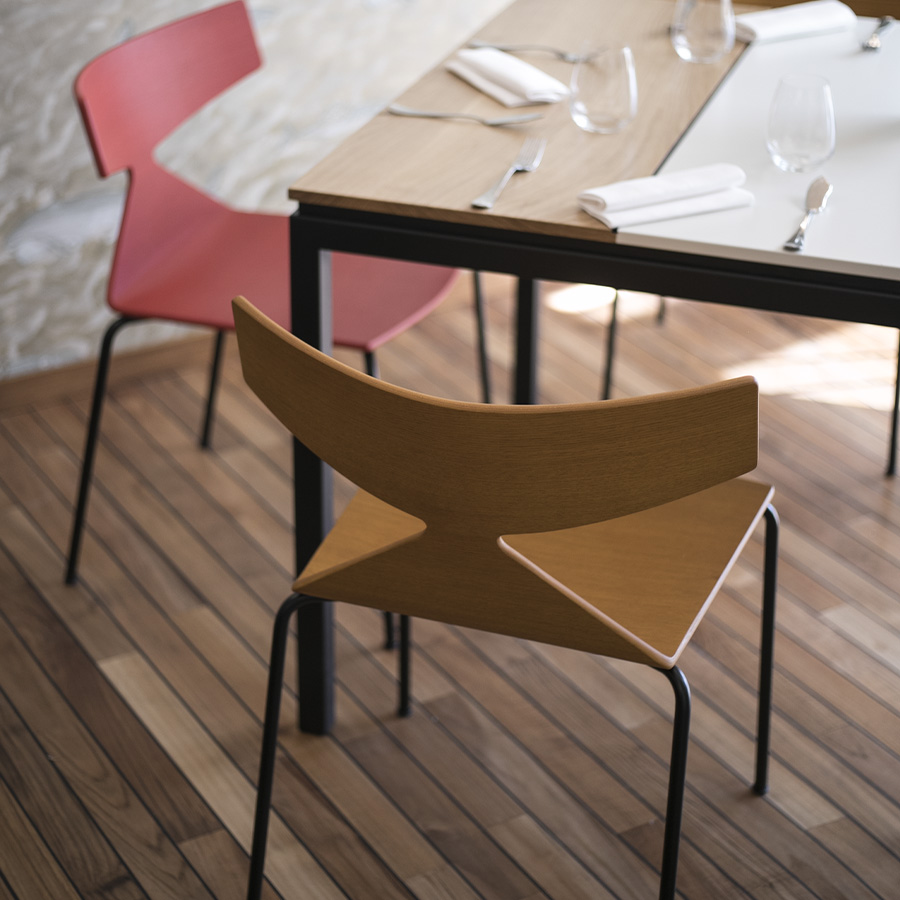 Arper SAYA 3701 Holz Vierbeiner - Gestell schwarz