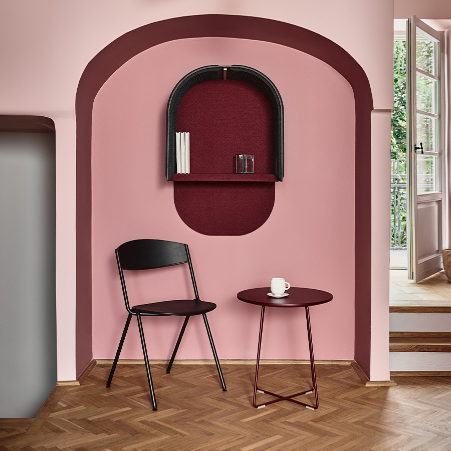 Noti Mishell Beistelltisch Höhe 55 Kufe - Tischplatte Burgund, Gestell Burgund