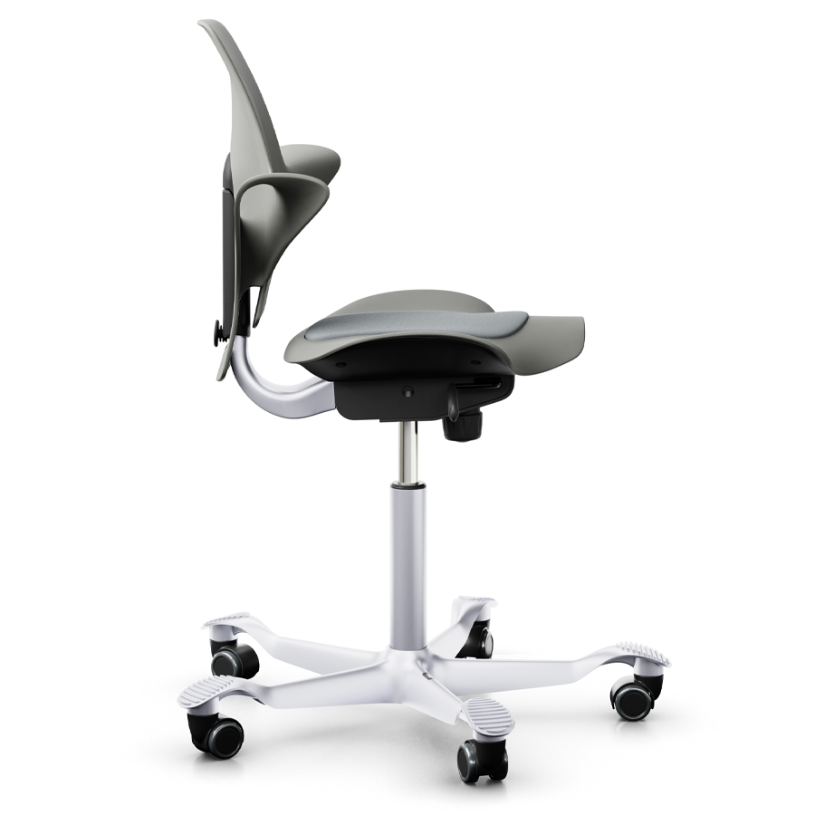 HAG Capisco Puls 8010 Clay mit schwarzer Stoffeinlage - Seitenansicht