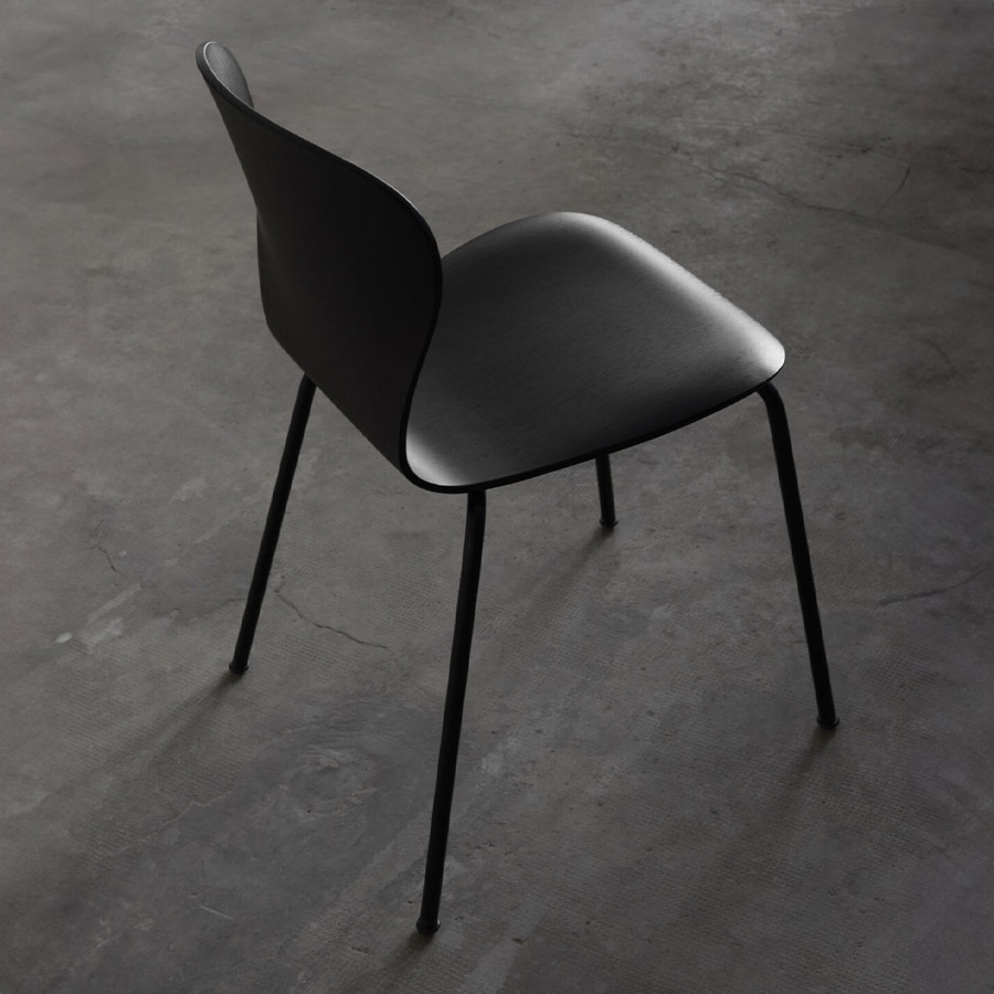 THONET S 220 Formholz-Stuhl | Edelholz Eiche schwarz | Rückansicht