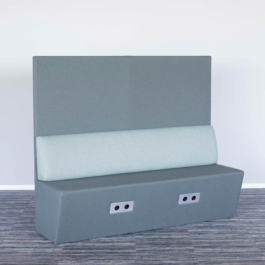 Götessons The Hut Sofa mit Kissen