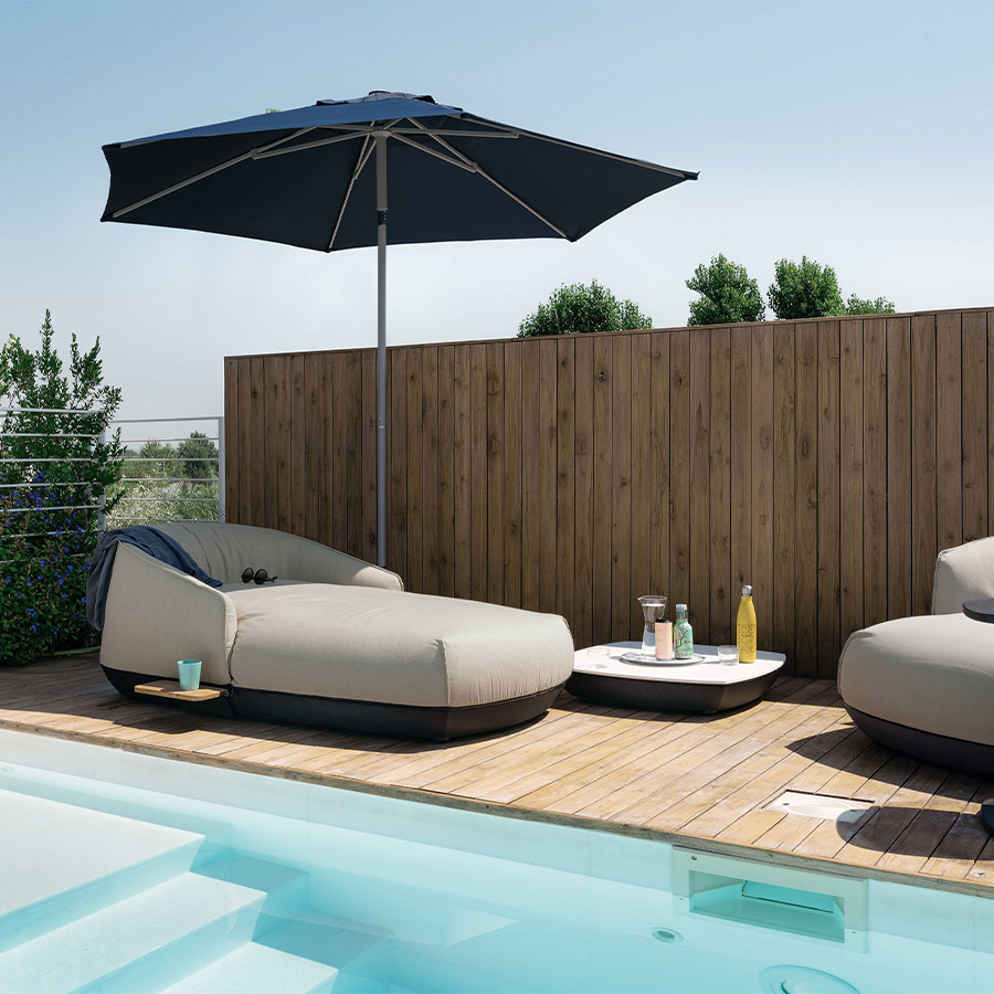 Kristalia Brioni Outdoor Beistelltisch, Tischplatte weiß