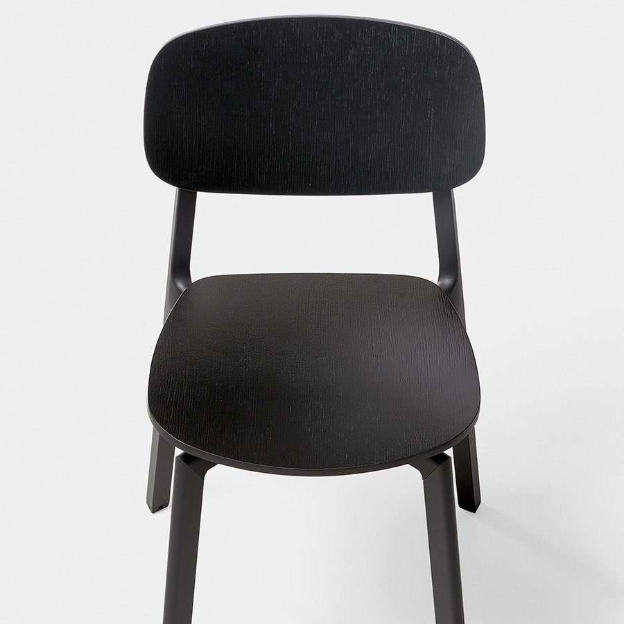 Kristalia COLANDER schwarze Eiche, schwarzes Gestell