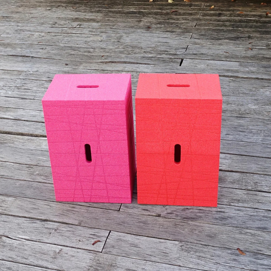 wp Xbrick Sitzwürfel Hocker multifunktionaler Baustein magenta und rot - Beispielbild