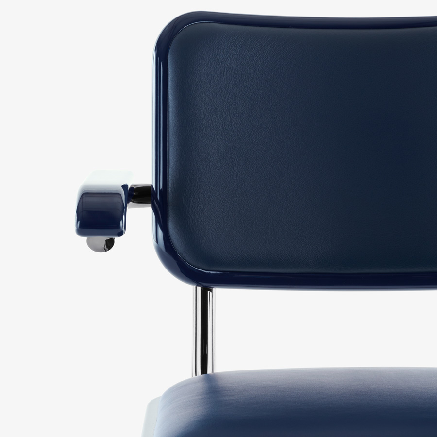 JS. THONET S 64 P SERIOUS 04 | Buche blau Hochglanzlack | Frontalansicht nah