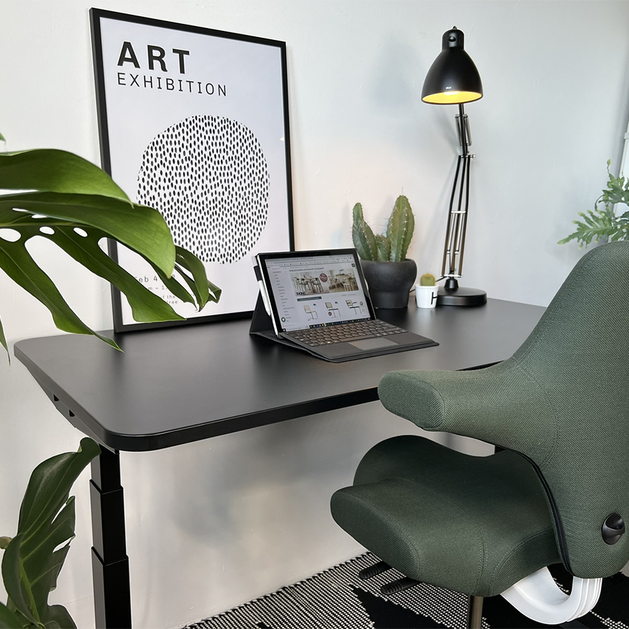 Schreibtisch NewWORK elektrisch höhenverstellbar - Platte abgerundet komplett schwarz