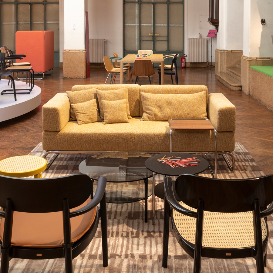 THONET 119 Holzstuhl mit Armlehnen - Beispielbild