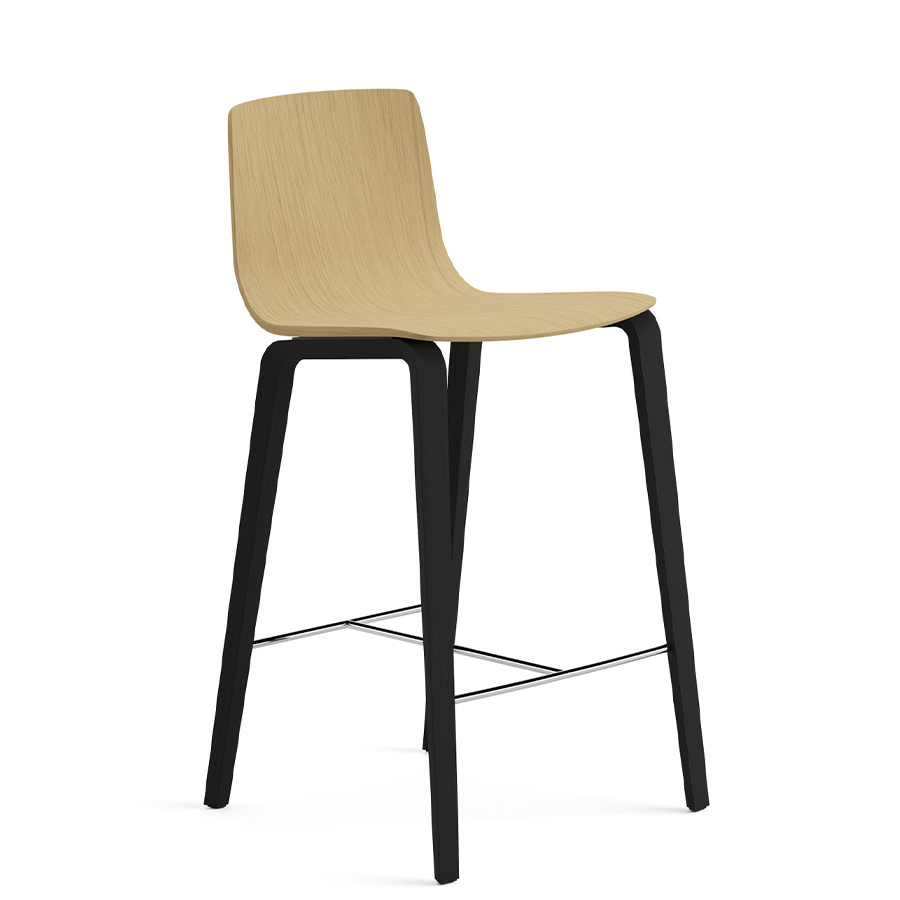 Arper Aava 02 Barhocker aus Holz Sitzschale EIche natur und Gestell Eiche schwarz Sitzhöhe 66 cm