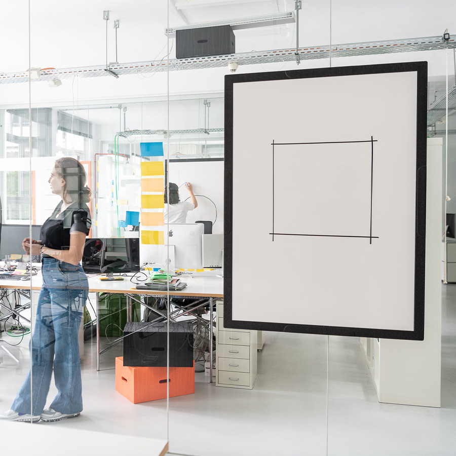 wp Flomo Board befestigt mit Flomo Gecko