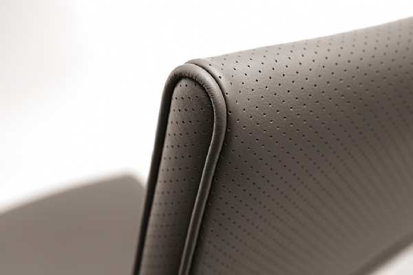 Hochwertig perforiertes Leder Farbe Fango