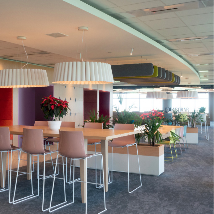 Arper Catifa 46 0471 Barhocker rose mit Gestell weiss