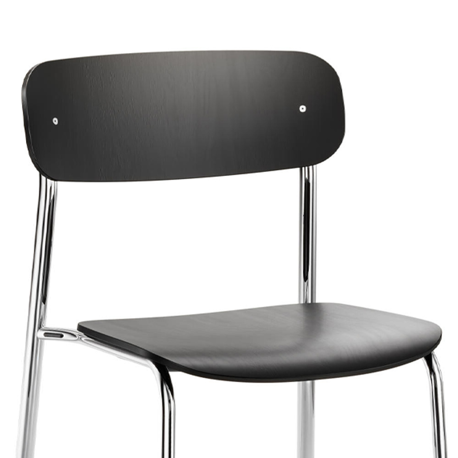 THONET S 243 |  Buche schwarz gebeizt | Stahlrohr-Freischwinger | Gestell verchromt | Nahaufnahme