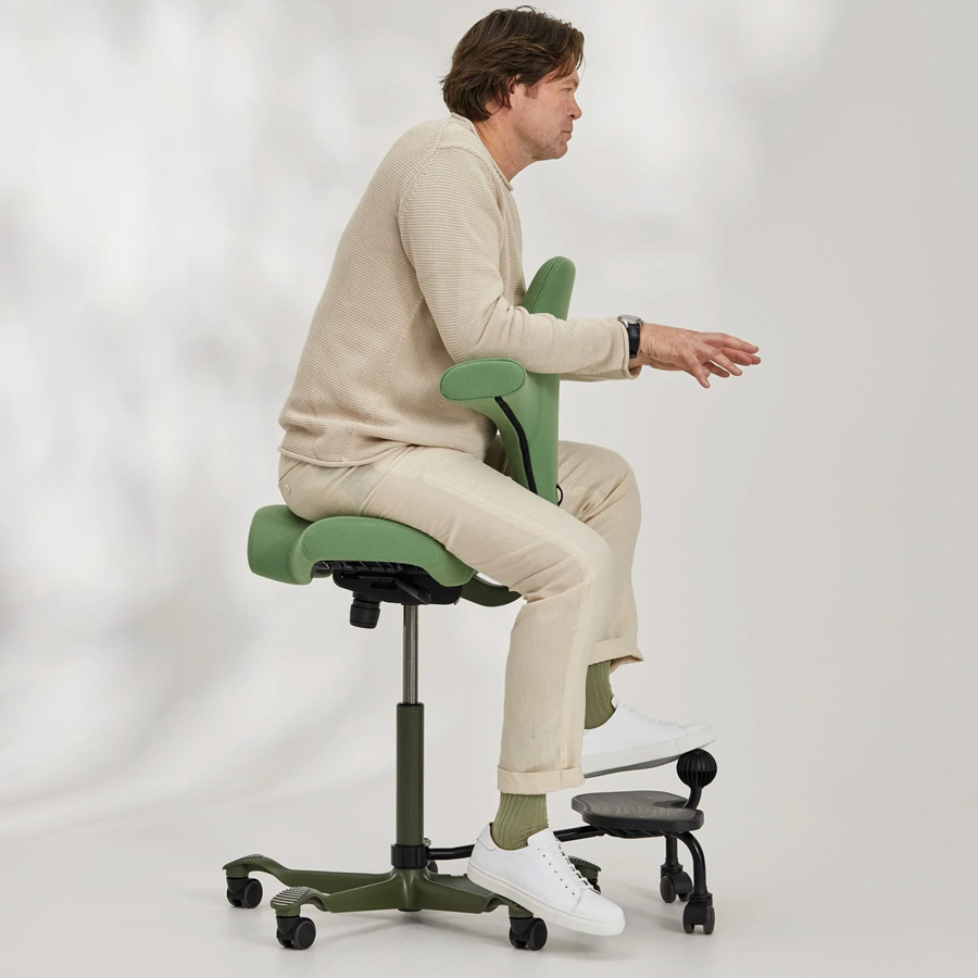 Capisco 8106 unterschiedliche Sitzpositionen