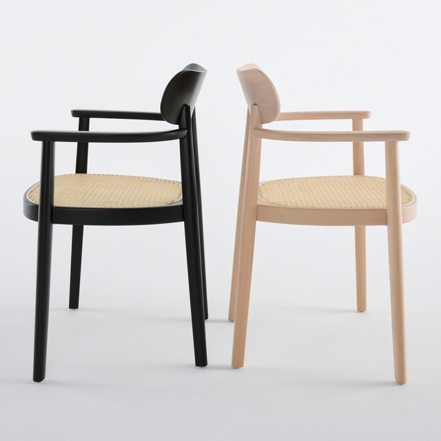 THONET 118 FV Holzstuhl mit Armlehnen | Rohrgeflecht-Sitz | Beispielbild