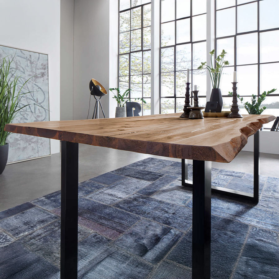 Trebord Tisch Avangard, Standard U Gestell in RAL 9005 schwarz, Tischplatte Eiche